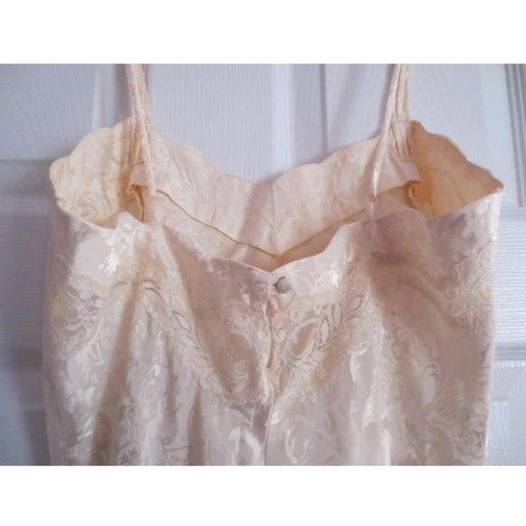 Victoria's Secret GOLD LABEL Ivory Nightgown - Picture 4 of 7
